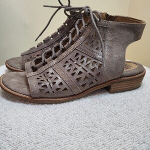 Sofft Women's Nora Metallic Suede Ghillie Lace-Up Sandals Size 8.5